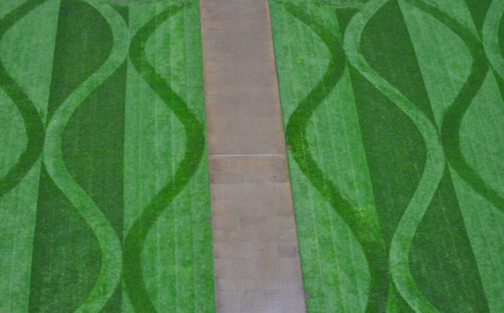 There is landscaping ..and there is art.